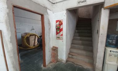 GALPÓN CON TECHO TINGLADO EN LOMAS DE ZAMORA