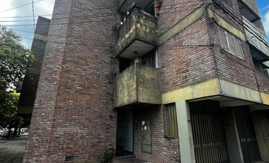 SE VENDE DEPTO 2 DORM ENTRE AVENIDAS SANTA FE
