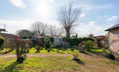 VENTA CASA 2 Y 3 AMB LOTE 600M2 BOSQUES VARELA