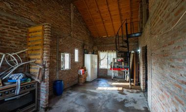 VENTA CASA 2 Y 3 AMB LOTE 600M2 BOSQUES VARELA