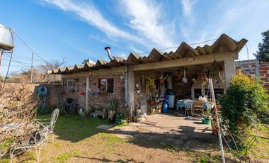 VENTA CASA 2 Y 3 AMB LOTE 600M2 BOSQUES VARELA