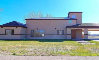 CASA EN VENTA PLOTTIER
