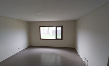 CASA EN VENTA PLOTTIER