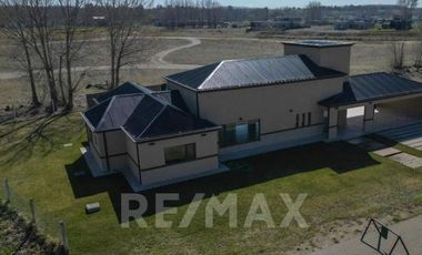CASA EN VENTA PLOTTIER