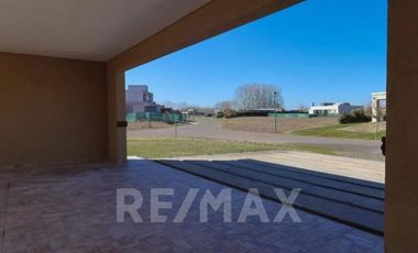 CASA EN VENTA PLOTTIER