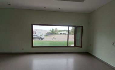 CASA EN VENTA PLOTTIER