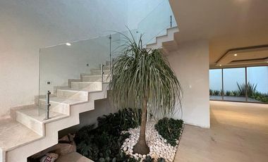 CASA NUEVA EN VENTA FRACC EN ALTOZANO, MORELIA. ESPECTACULAR DISEÑO MODERNO