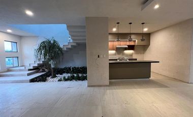 CASA NUEVA EN VENTA FRACC EN ALTOZANO, MORELIA. ESPECTACULAR DISEÑO MODERNO