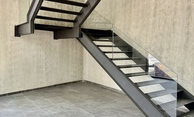 Venta Edificio Habitacional o Comercial  a Pocos Pasos de Avenida De La Paz