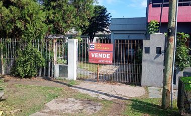 Casa en  esquina en buen estado