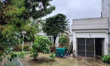 Casa en  esquina en buen estado