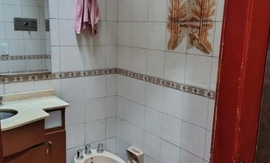 Casa en  esquina en buen estado