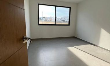 Linda casa en PREVENTA en Altanza Solares