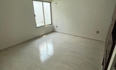 CASA DE UN PISO, ESQUINA, EN COL. GRACIANO SÁNCHEZ, BOCA DEL RÍO, VERACRUZ