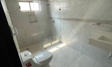 CASA DE UN PISO, ESQUINA, EN COL. GRACIANO SÁNCHEZ, BOCA DEL RÍO, VERACRUZ