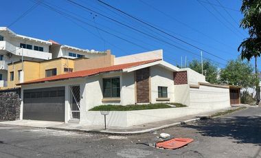 CASA DE UN PISO, ESQUINA, EN COL. GRACIANO SÁNCHEZ, BOCA DEL RÍO, VERACRUZ