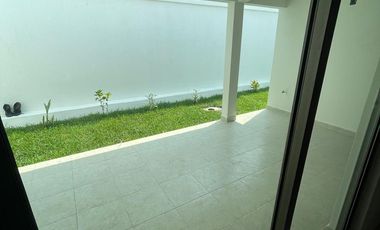 CASA DE UN PISO, ESQUINA, EN COL. GRACIANO SÁNCHEZ, BOCA DEL RÍO, VERACRUZ
