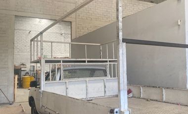 Se vende Bodega Periférico y Juan de Barrera