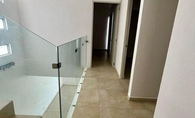 Casa en venta en Bali- 3 Recámaras-CON JACUZZI- Sport Club