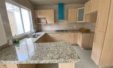 Casa a estrenar en la privada Bosques