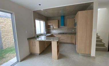 Casa a estrenar en la privada Bosques