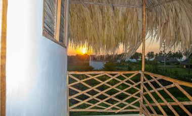 VENDO CABAÑA Y LOTE EN PLAYAS SAN BERNARDO DEL VIENTO