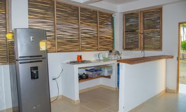 VENDO CABAÑA Y LOTE EN PLAYAS SAN BERNARDO DEL VIENTO