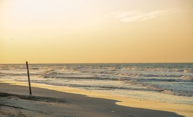 VENDO CABAÑA Y LOTE EN PLAYAS SAN BERNARDO DEL VIENTO