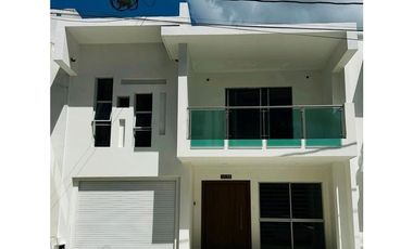VENDO CASA DE DOS PISOS BARRIO MONTEVERDE MONTERA CÓRDOBA
