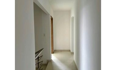 VENDO CASA DE DOS PISOS BARRIO MONTEVERDE MONTERA CÓRDOBA