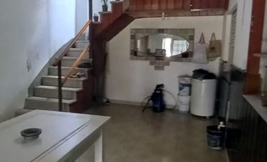 VENTA DE CASA EN ESQUINA CON TERRAZA, PATIO Y GARAJE + DTO 2 AM A TERMINAR. SE FINANCIA ! CONSULTE