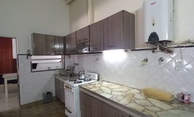 VENTA DE CASA EN ESQUINA CON TERRAZA, PATIO Y GARAJE + DTO 2 AM A TERMINAR. SE FINANCIA ! CONSULTE