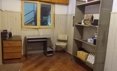VENTA DE CASA EN ESQUINA CON TERRAZA, PATIO Y GARAJE + DTO 2 AM A TERMINAR. SE FINANCIA ! CONSULTE