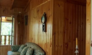 VENTA PARCELA  CON  CASA , ARBOLES FRUTALES Y PARRONALES