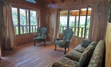 VENTA PARCELA  CON  CASA , ARBOLES FRUTALES Y PARRONALES