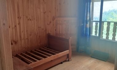 VENTA PARCELA  CON  CASA , ARBOLES FRUTALES Y PARRONALES