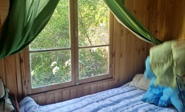 VENTA PARCELA  CON  CASA , ARBOLES FRUTALES Y PARRONALES