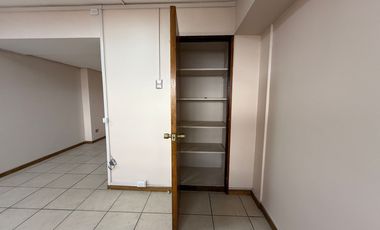 OFICINA DE 40M2 CON 2 PRIVADOS 1 RECEPCIÓN Y 1 BAÑO