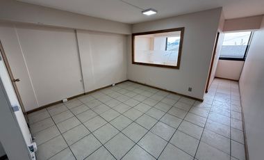 OFICINA DE 40M2 CON 2 PRIVADOS 1 RECEPCIÓN Y 1 BAÑO