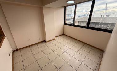 OFICINA DE 40M2 CON 2 PRIVADOS 1 RECEPCIÓN Y 1 BAÑO