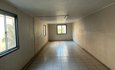 AMPLIO LOCAL COMERCIAL EN CALLE VICTORIA VALPARAÍSO