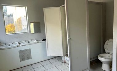 AMPLIO LOCAL COMERCIAL EN CALLE VICTORIA VALPARAÍSO