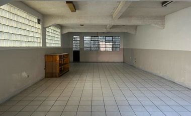 AMPLIO LOCAL COMERCIAL EN CALLE VICTORIA VALPARAÍSO