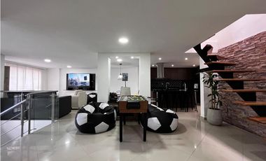 Amoblada HERMOSA Casa barrio Belén con Jacuzzi