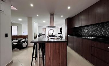 Amoblada HERMOSA Casa barrio Belén con Jacuzzi