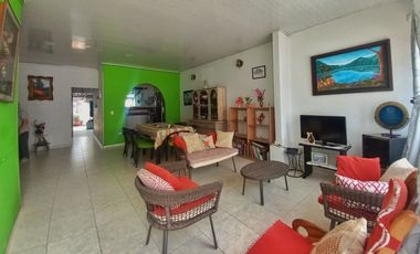 Maat vende Casa San Cayetano - Villeta 226M2 $450Millones