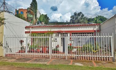 Maat vende Casa San Cayetano - Villeta 226M2 $450Millones