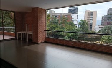 SE VENDE APARTAMENTO EN EL POBLADO LAS LOMAS 2 parqueadero doble