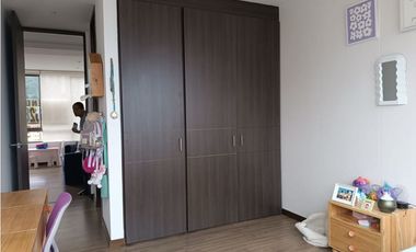 SE VENDE APARTAMENTO EN EL POBLADO LAS LOMAS 2 parqueadero doble