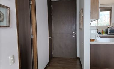 SE VENDE APARTAMENTO EN EL POBLADO LAS LOMAS 2 parqueadero doble